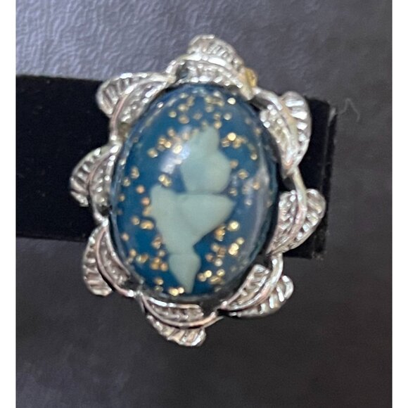 VTG MCM Dark Blue Confetti and Sparkles Oval Lucite Clip on Costume Earrings - Picture 3 of 6